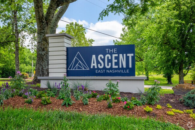 Ascenso al este de Nashville - Ascent East Nashville