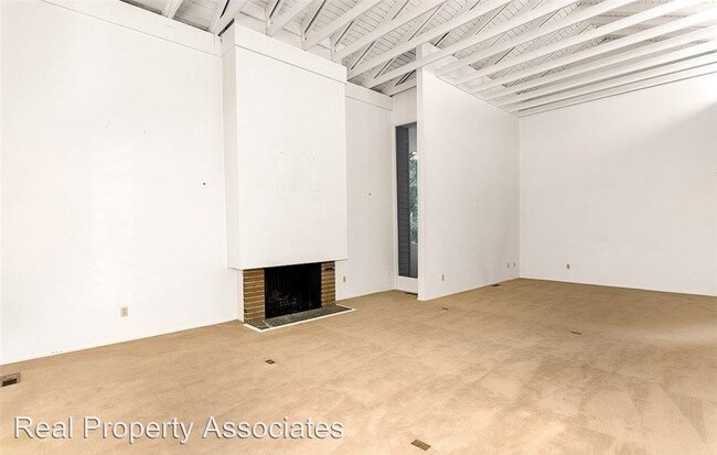 Building Photo - 2713 107th Ave SE