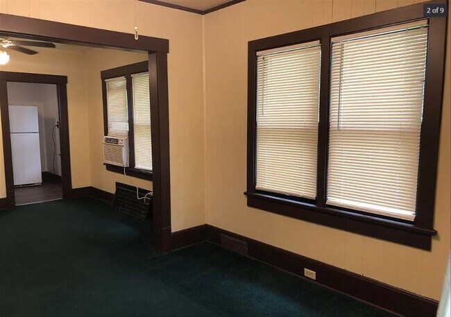 Foto del edificio - 4715 Fowler Ave