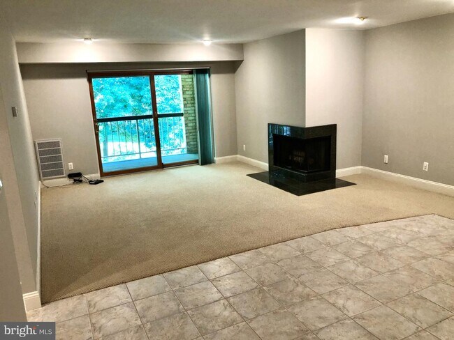 Building Photo - 5906 Cove Landing Rd