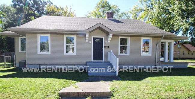 Foto del edificio - 703 Ravenswood Dr