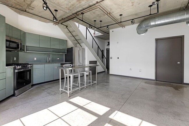 Building Photo - 1030 NW 12th Ave