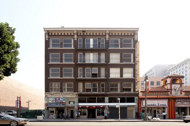VICTOR BUILDING - 242 S Broadway