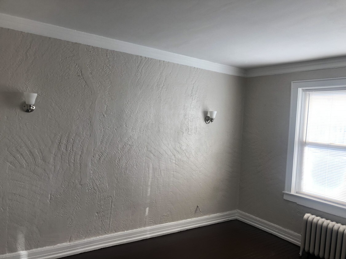 Primary Photo - bedroom in Chicago IL 60804