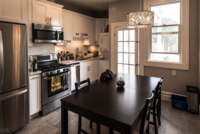 Kitchen - with tenant's furniture - 3831 24th St