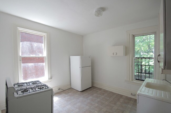 Building Photo - 302 S Trenton Ave