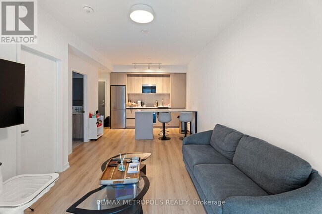 Photo du bâtiment - 2485 Eglinton Ave W