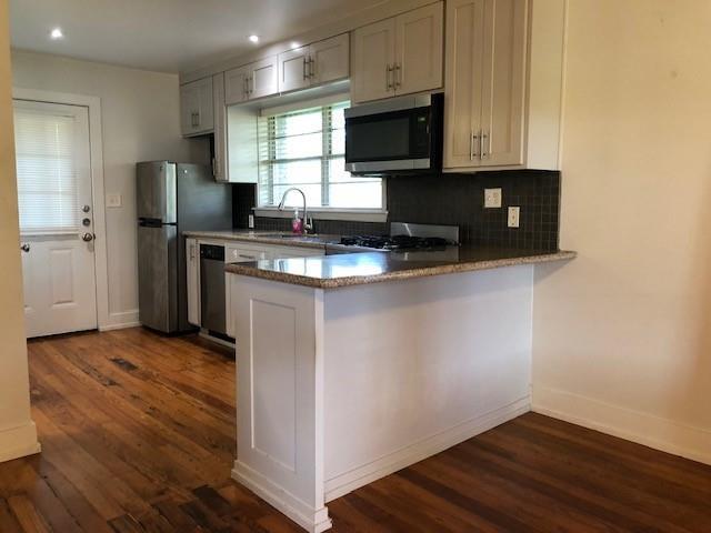 Building Photo - 100 Madison St