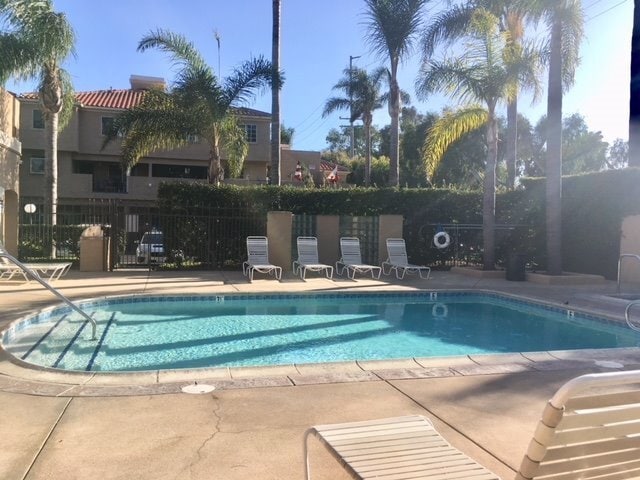 Building Photo - Villa Del Mar: 3 Bedroom 2.5 Bath Attached Townhouse