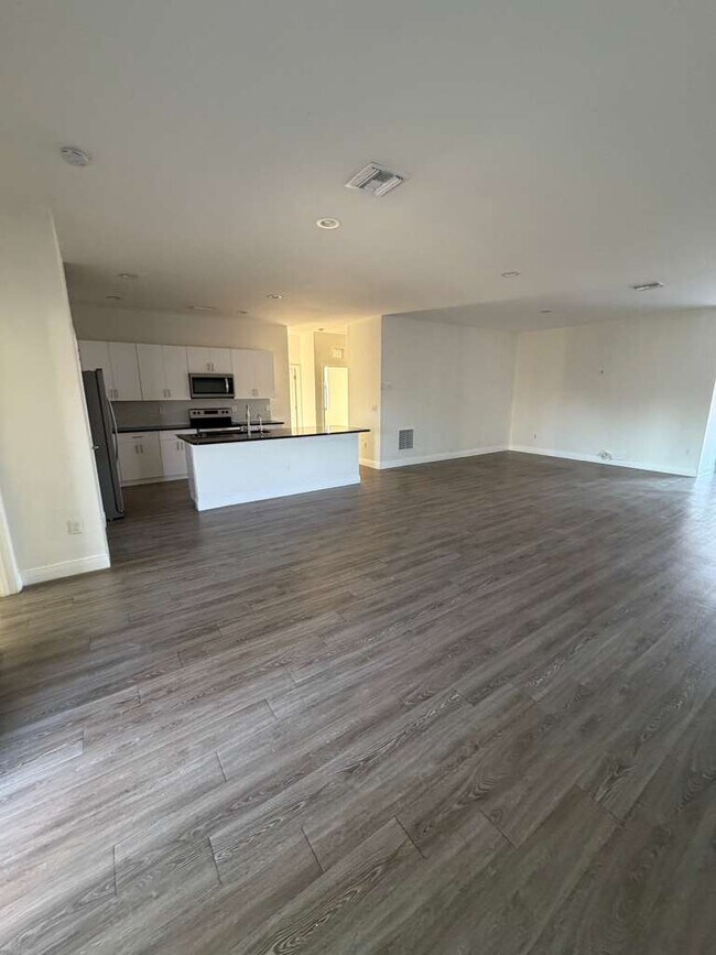 Building Photo - 9026 W Mac Ct