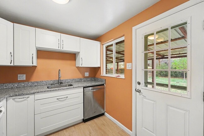 Photo - 424 S Locust St Townhome