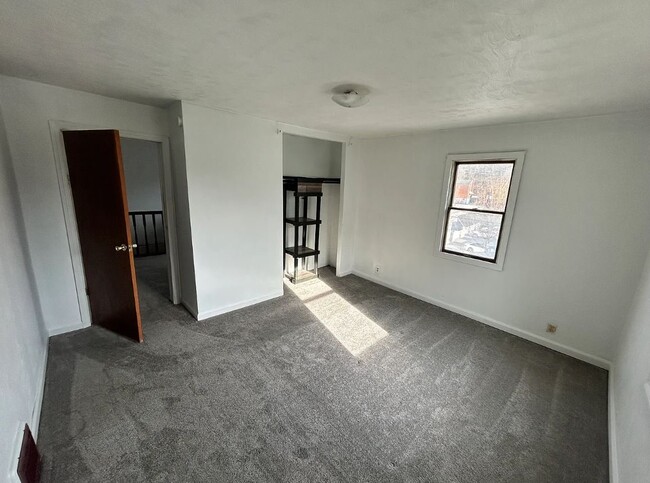 Foto del edificio - 759 Bower Hill Rd