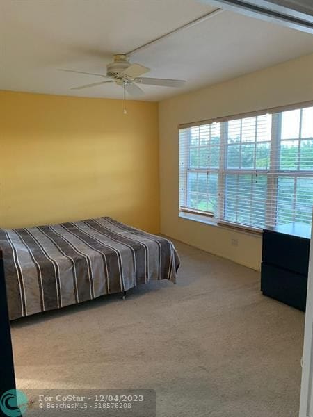 Building Photo - 3300 N Palm Aire Dr