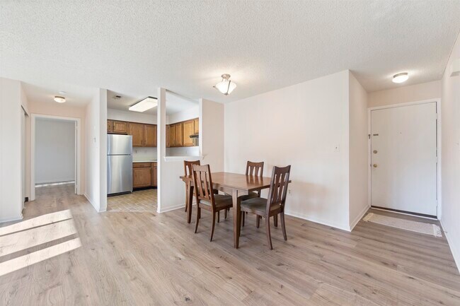 Foto del edificio - 8115 Tamarron Dr