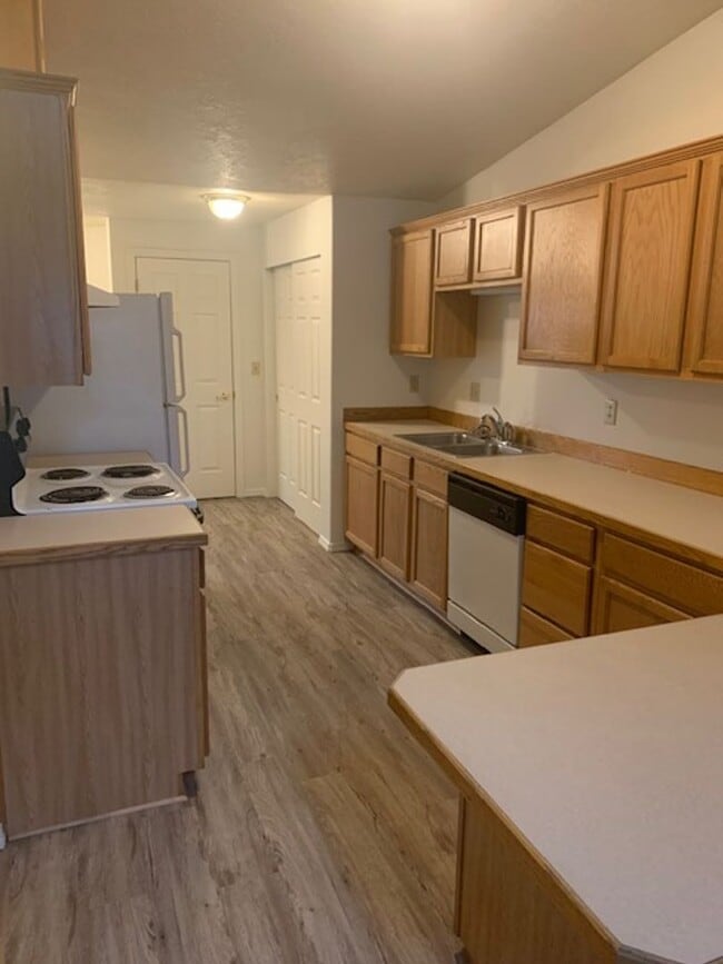Foto del edificio - Duplex for Rent
