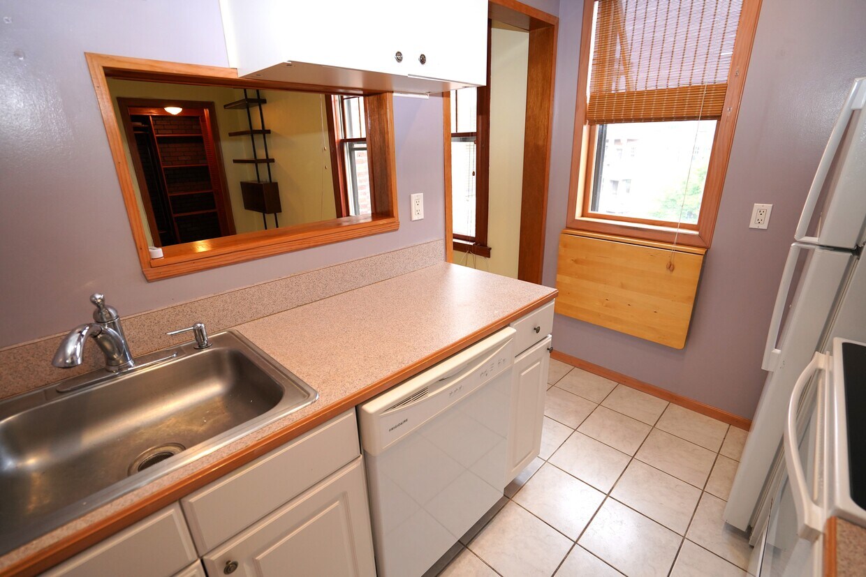 Primary Photo - 120 Sutherland Rd