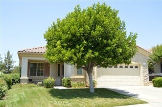 Building Photo - 1745 S Forest Oaks Dr