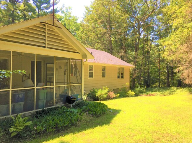 Foto del edificio - 53 Deerhaven Rd