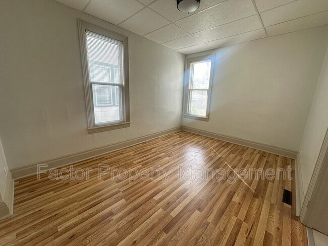 Photo - 212 S 4th St House