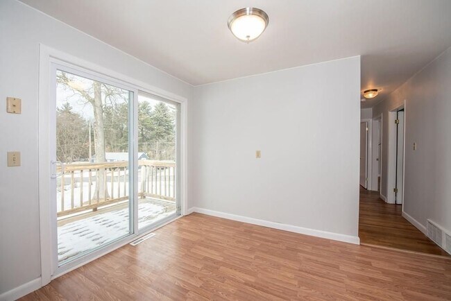 Eat-in Kitchen Area - 316 Andover Rd