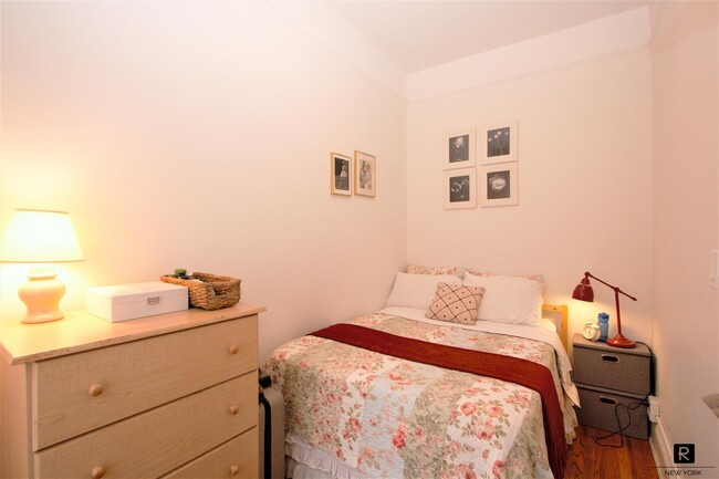 Building Photo - 470 Bergen Street