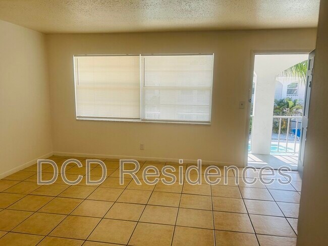 Building Photo - 55 Jasper St