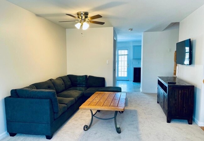 Foto del edificio - 7829 Gum Springs Village Dr