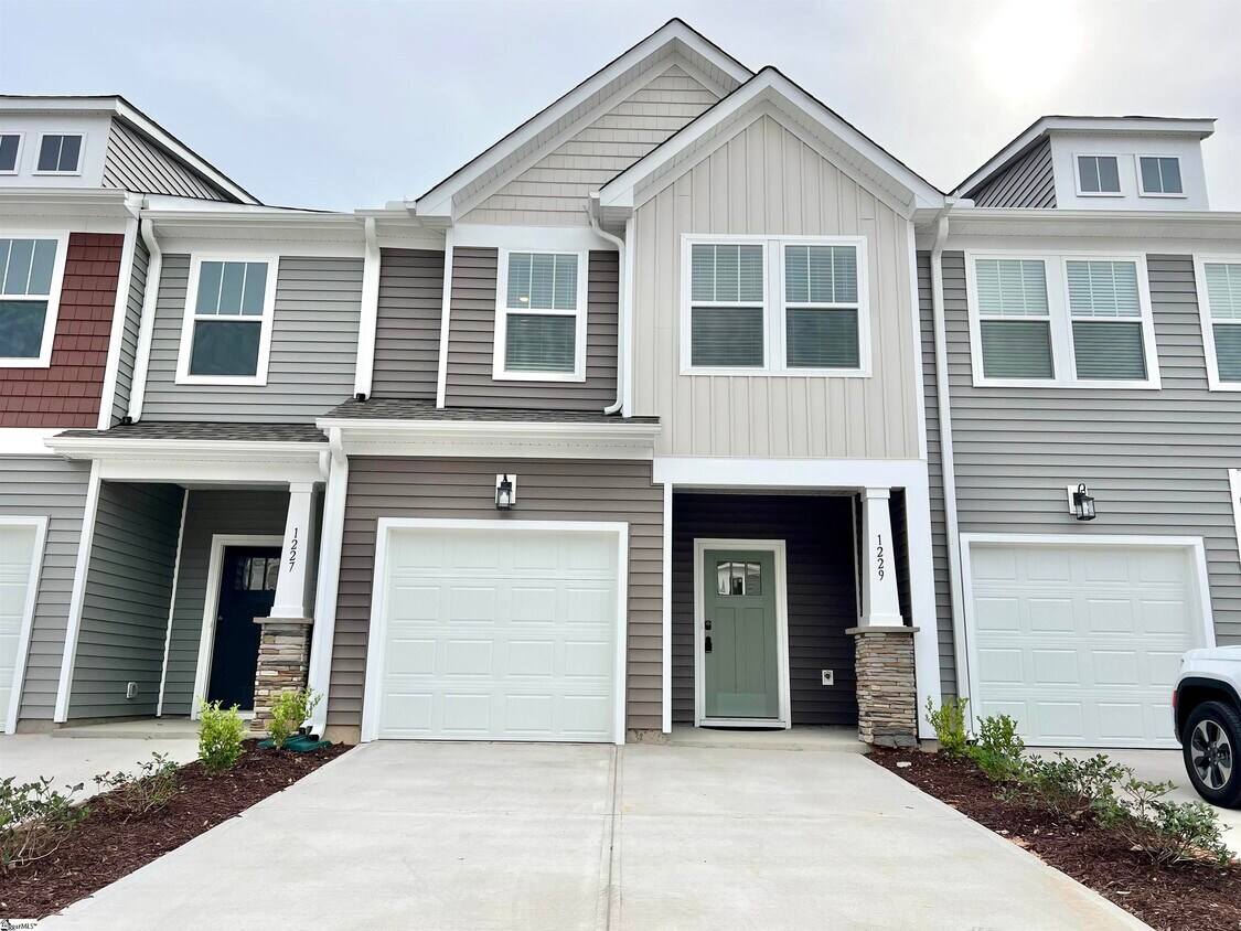 1229 Cherry Orch Rd, Moore, SC 29369 Condo for Rent in Moore, SC