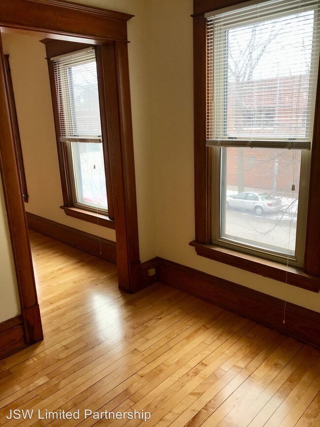 Foto del edificio - 315-317 N Paterson St