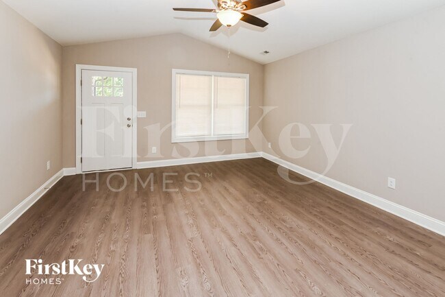 Foto del edificio - 614 Forest Ridge Rd