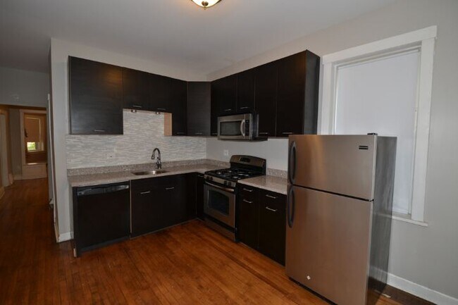 Foto del edificio - 4713 N Albany Ave