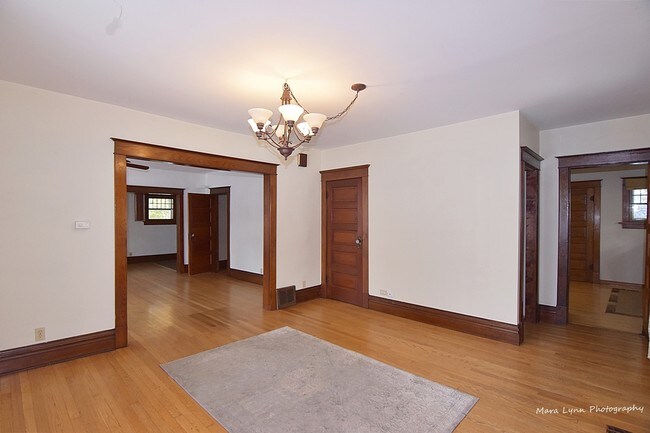 Building Photo - 40w514 IL-64