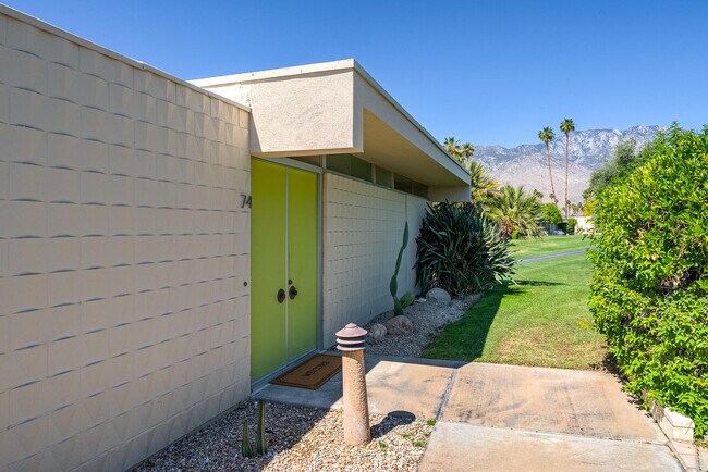 Building Photo - 74 Lakeview Dr