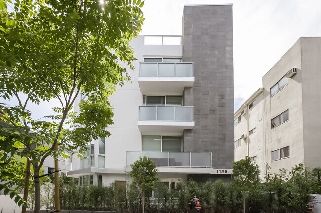 Foto del edificio - 1125 N Kings Rd