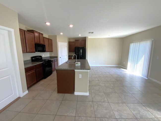 Building Photo - 5010 White Chicory Dr