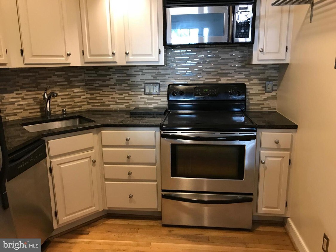Foto principal - 554 N St Asaph St