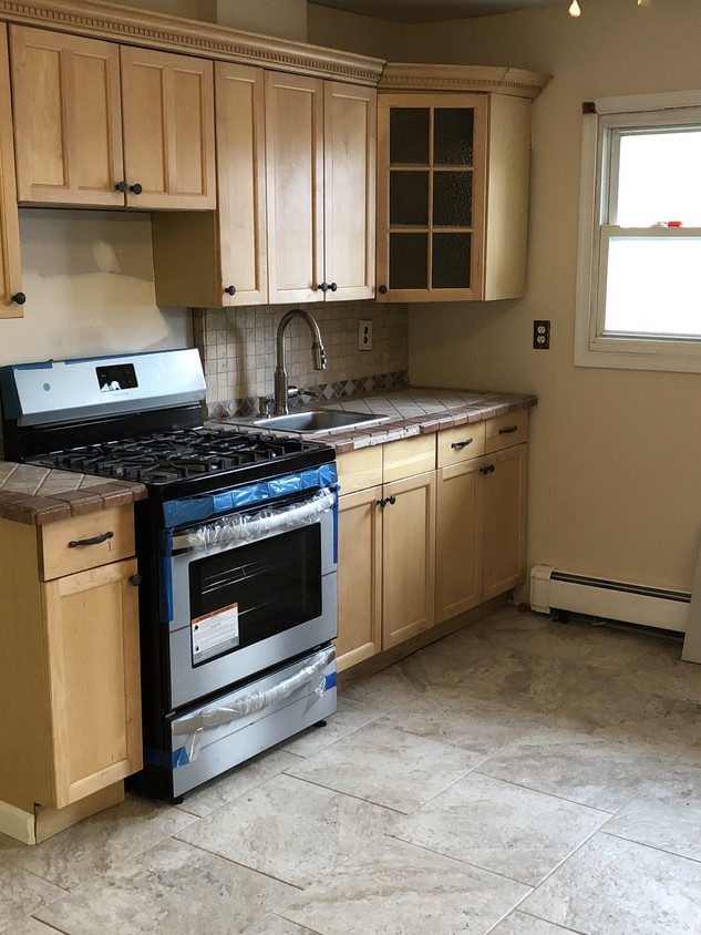 Kitchen area - 60 E Rd
