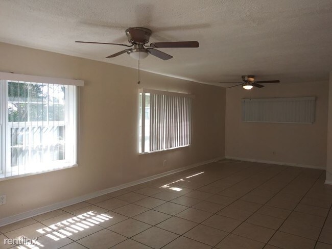 Foto del edificio - 4 br, 2 bath House - 4006 W Wyoming Ave