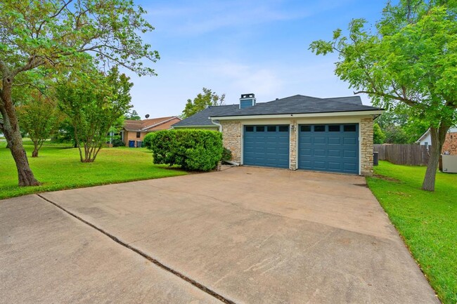 Building Photo - 11404 Parkfield Dr