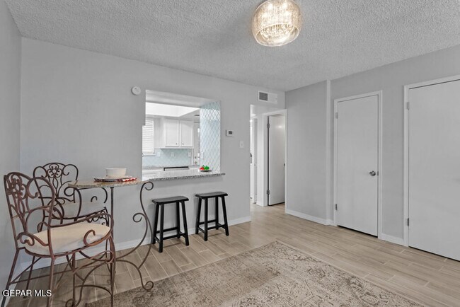 Building Photo - 6700 Escondido Dr