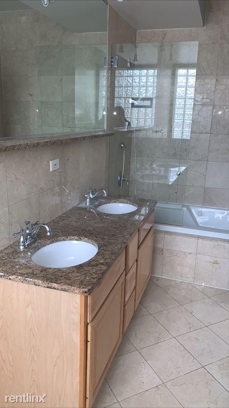 Foto del edificio - 2 br, 2 bath Apartment - 4209 S Michigan Ave