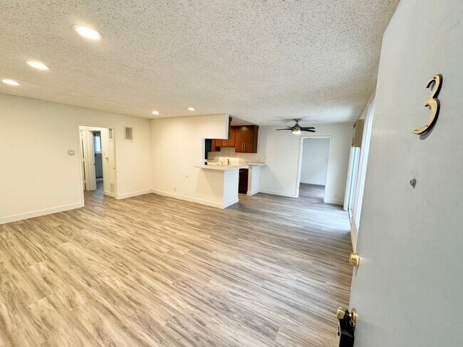 Building Photo - 3611 Mentone Ave