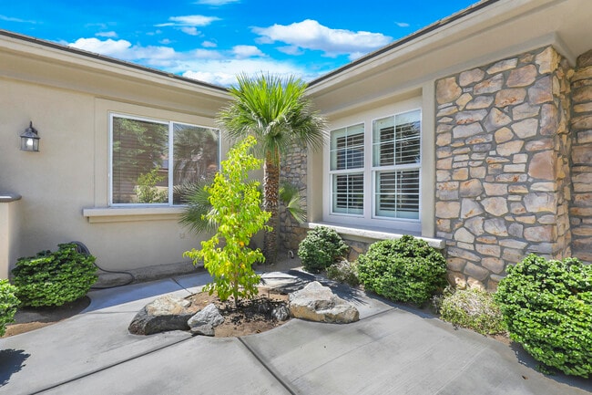 Building Photo - 112 Tesori Dr