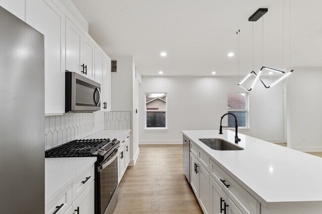 Building Photo - 4114 Castor St