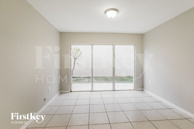 Building Photo - 10561 SW 161st Ave