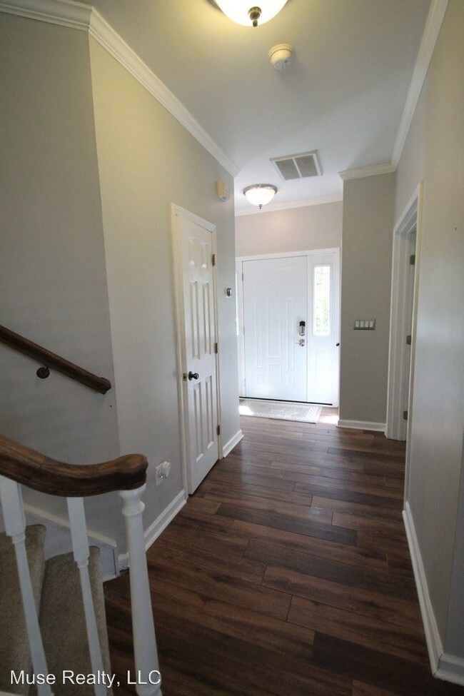 Building Photo - 4 br, 2.5 bath House - 217 Pond View Lane