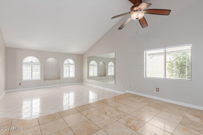 Building Photo - 2619 N 55th Pl