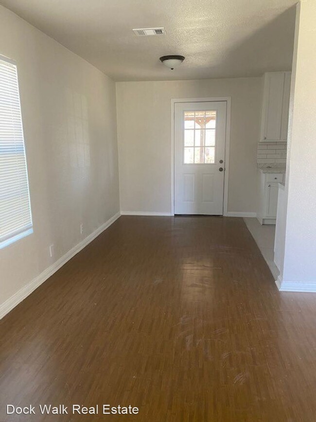 Building Photo - 3 br, 1 bath House - 1108 Gray Dr