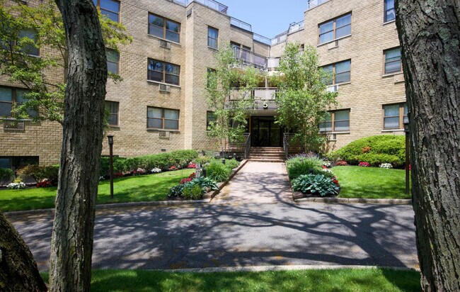 Foto del edificio - 5 Schenck Ave