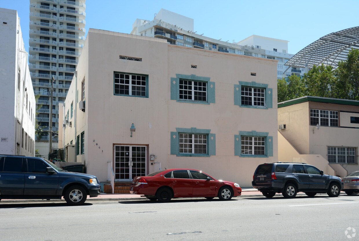 Foto del edificio - 6061 Indian Creek Dr